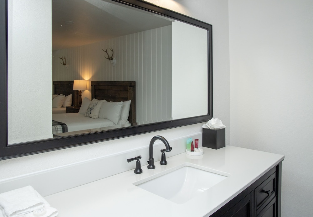 The Occidental Lodge - photo 8