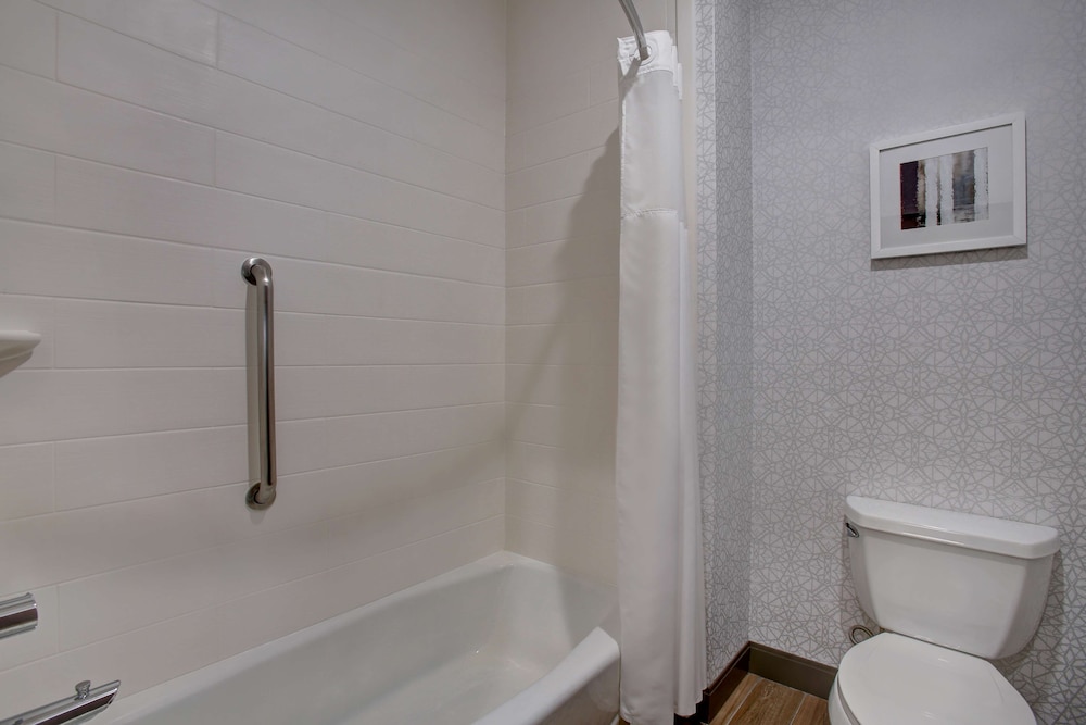 Hampton Inn & Suites Dallas DeSoto - photo 26