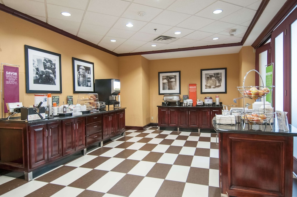 Hampton Inn & Suites Waxahachie - photo 29