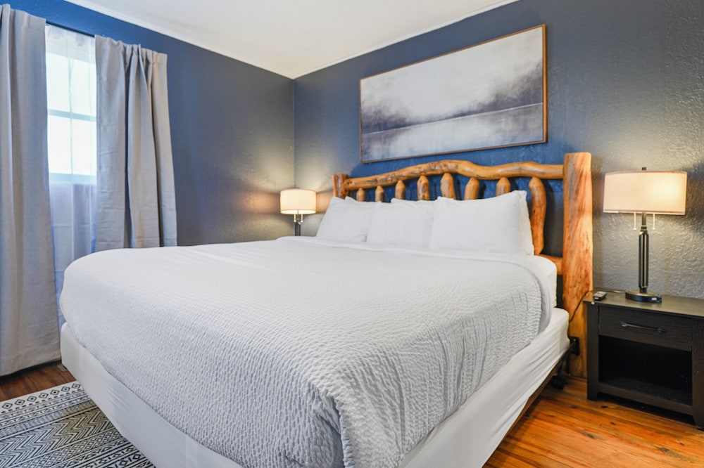 Tremont Lodge & Resort - photo 17