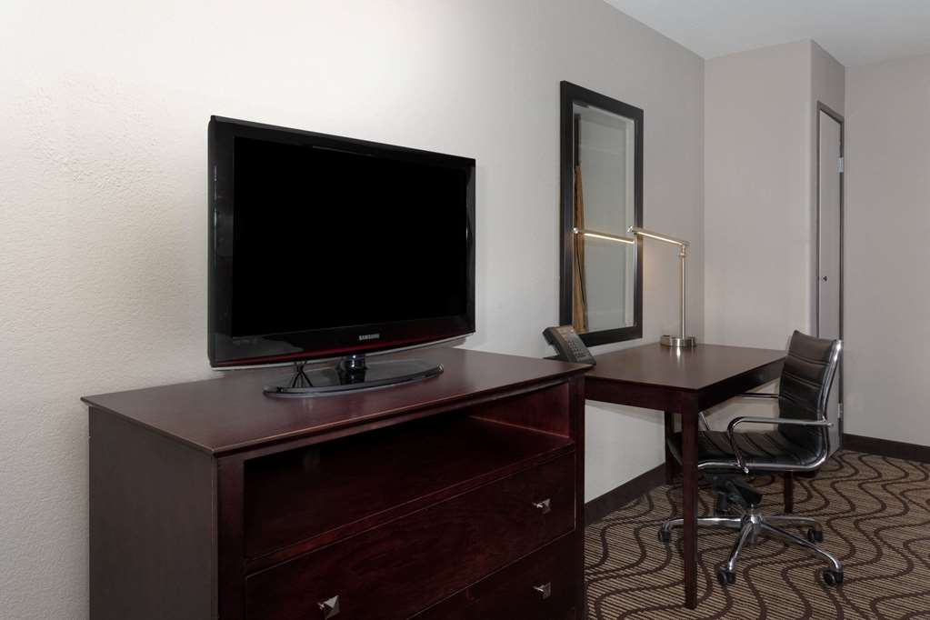 Baymont by Wyndham Henderson Northeast Denver - photo 30