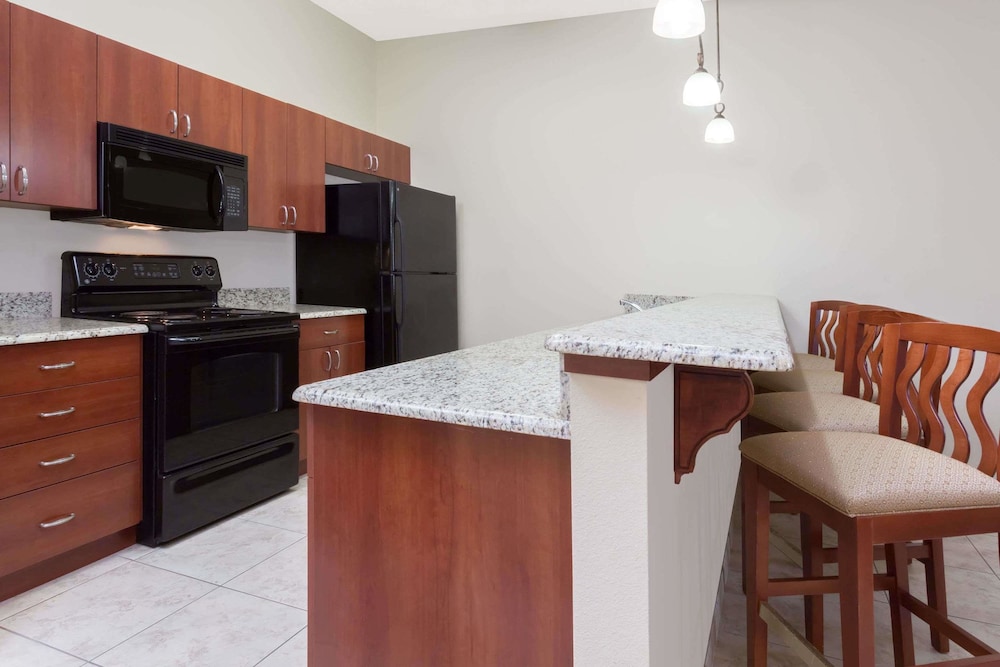 Clarion Inn Ormond Beach at Destination Daytona - photo 34