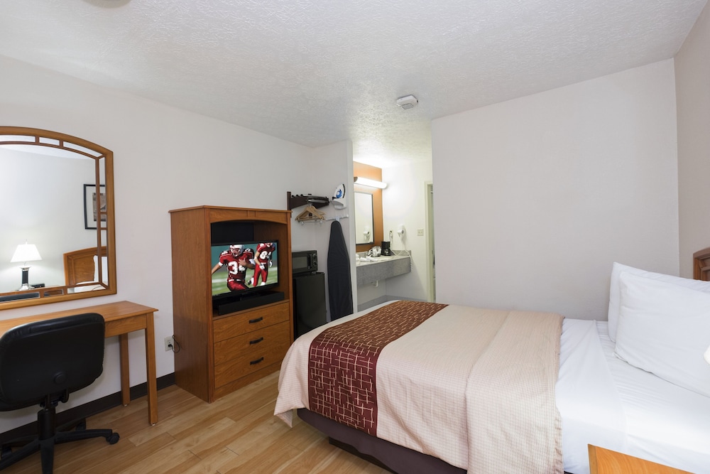 Red Roof Inn Columbus Northeast Westerville - photo 18