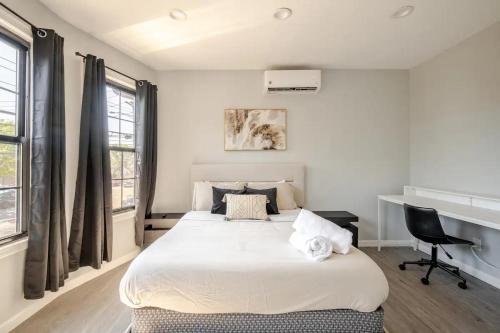 Modern 3 Bdrm Apt in Black Rock — 4-Star Luxury Hotel in Bridgeport, United States