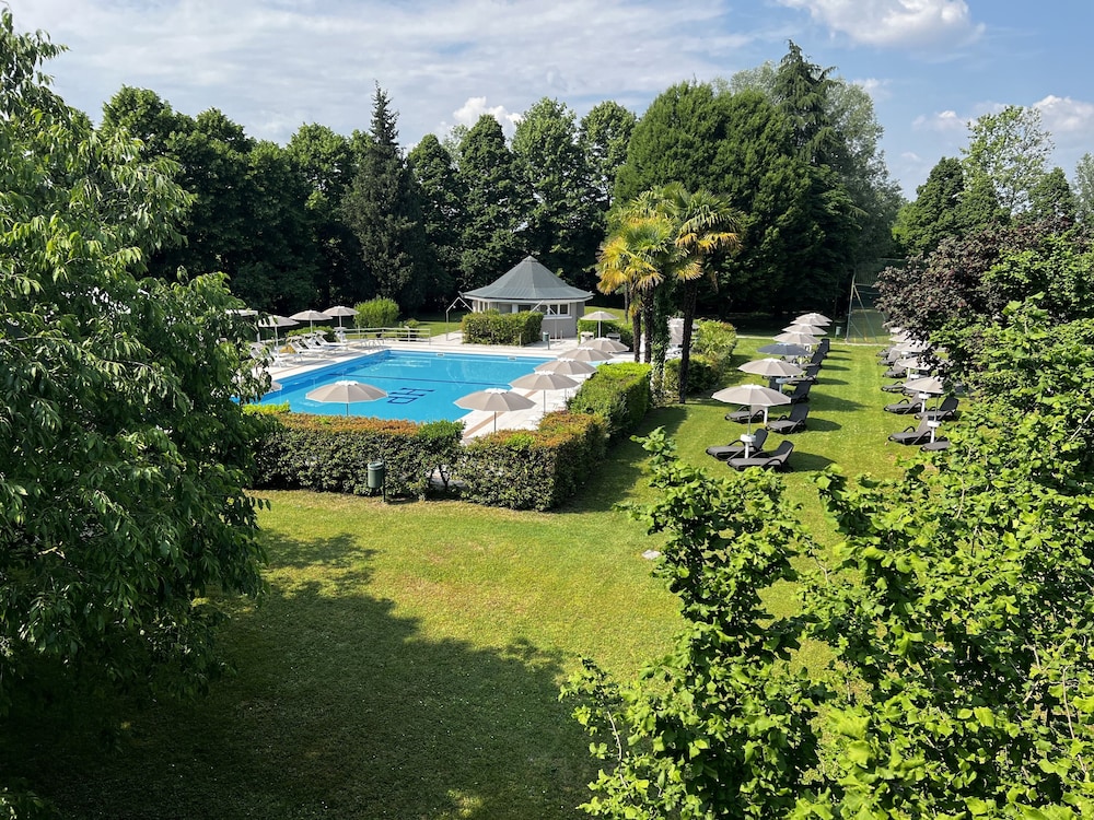 Villa Patriarca Hotel — 4-Star Luxury Hotel in Mirano, Italy