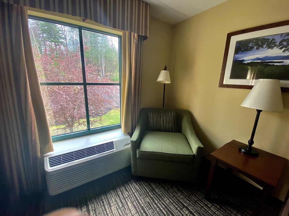 Hampton Inn & Suites Lake George - photo 41