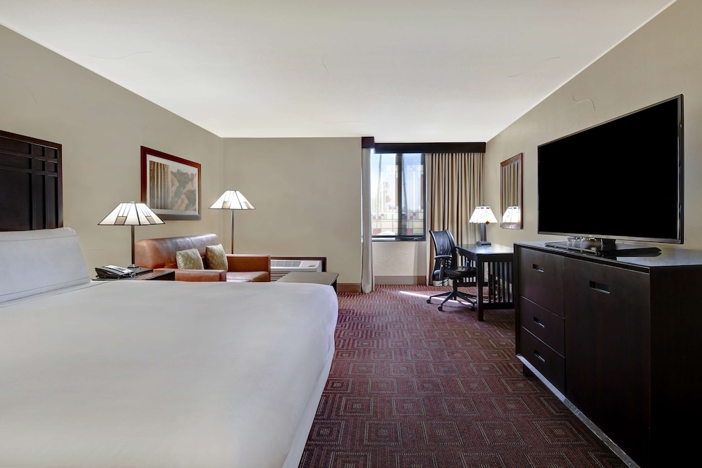 DoubleTree by Hilton Phoenix Tempe - photo 14