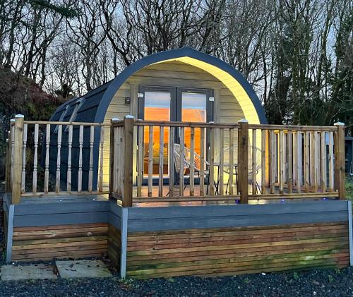 Hidden Hut Aros Sea View 6 Mins Walk to Tobermory in Tobermory, United Kingdom