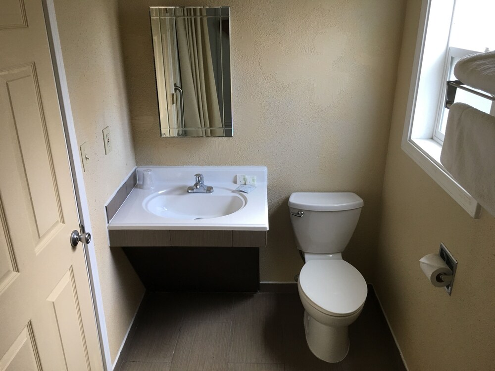 Bend Value Inn - photo 19
