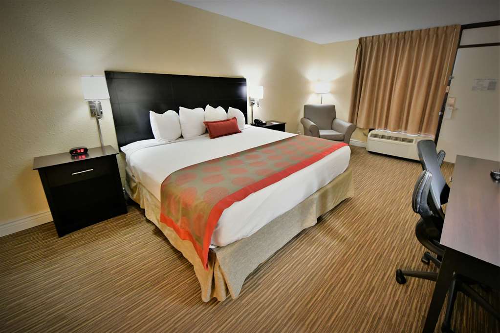 Ramada Hotel & Conference Center by Wyndham Jacksonville - photo 28