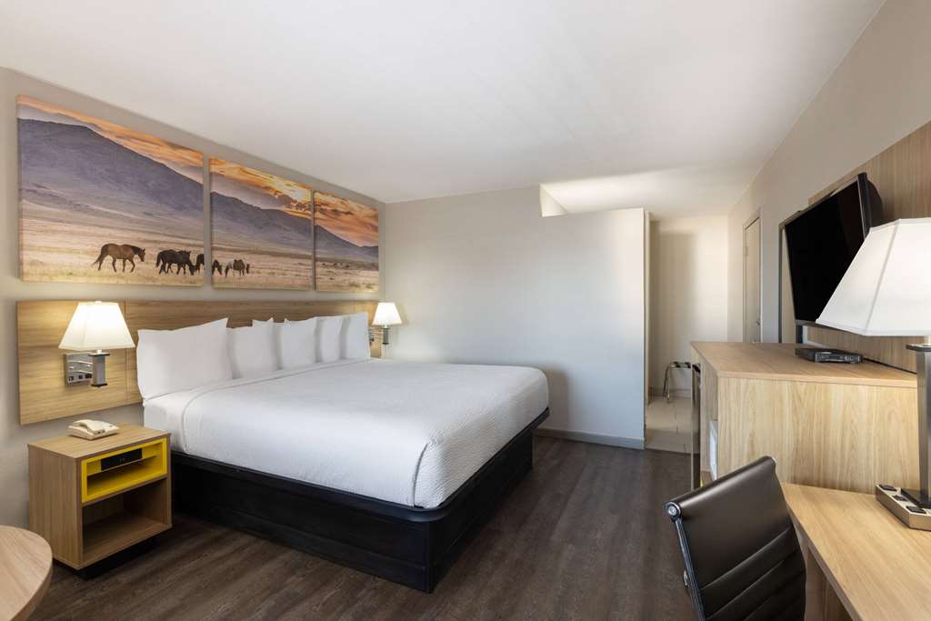 Days Inn by Wyndham Roswell - photo 11