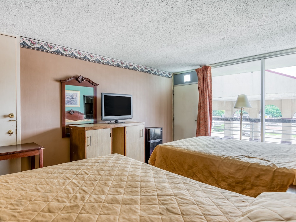 OYO Hotel Jackson North I 55 - photo 8