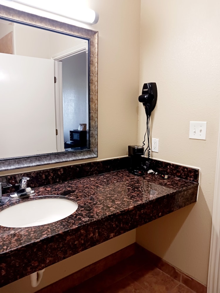 Yorktown Inn And Suites - photo 64