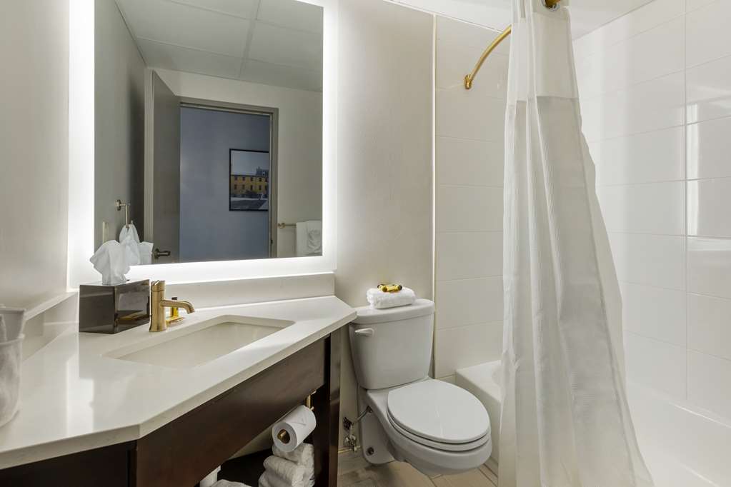 Best Western Plus The Charles Hotel - photo 29