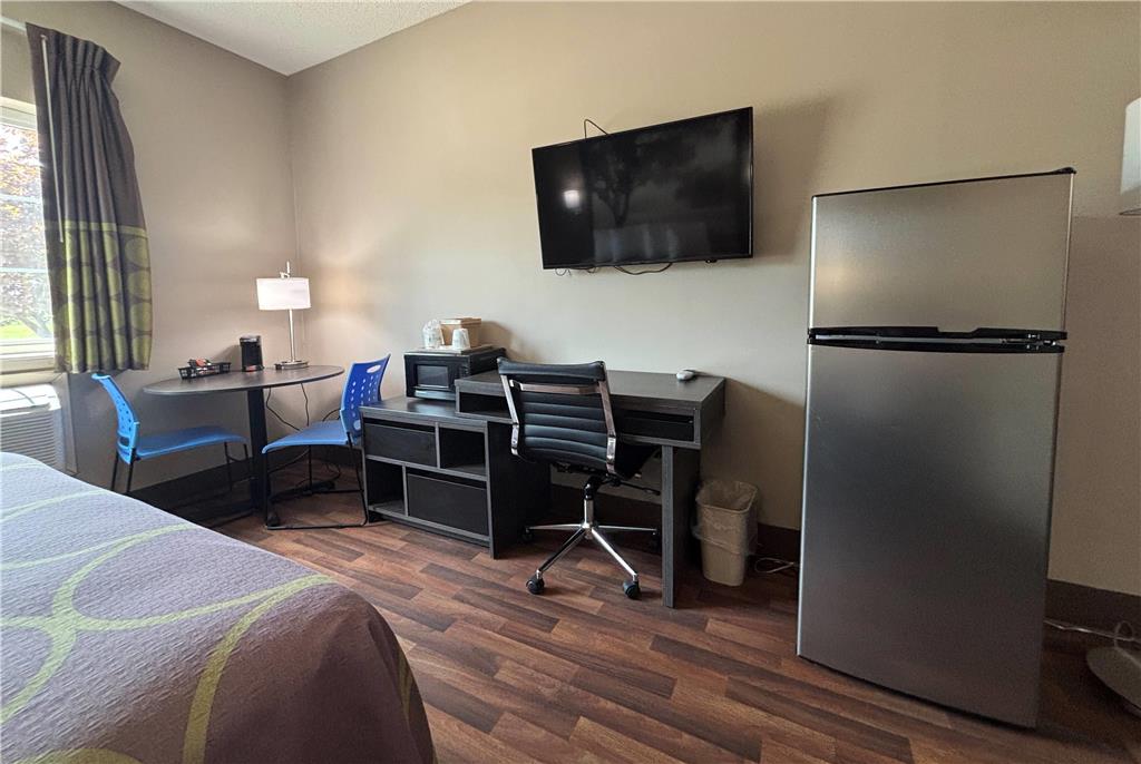Super 8 by Wyndham Grayville - photo 15