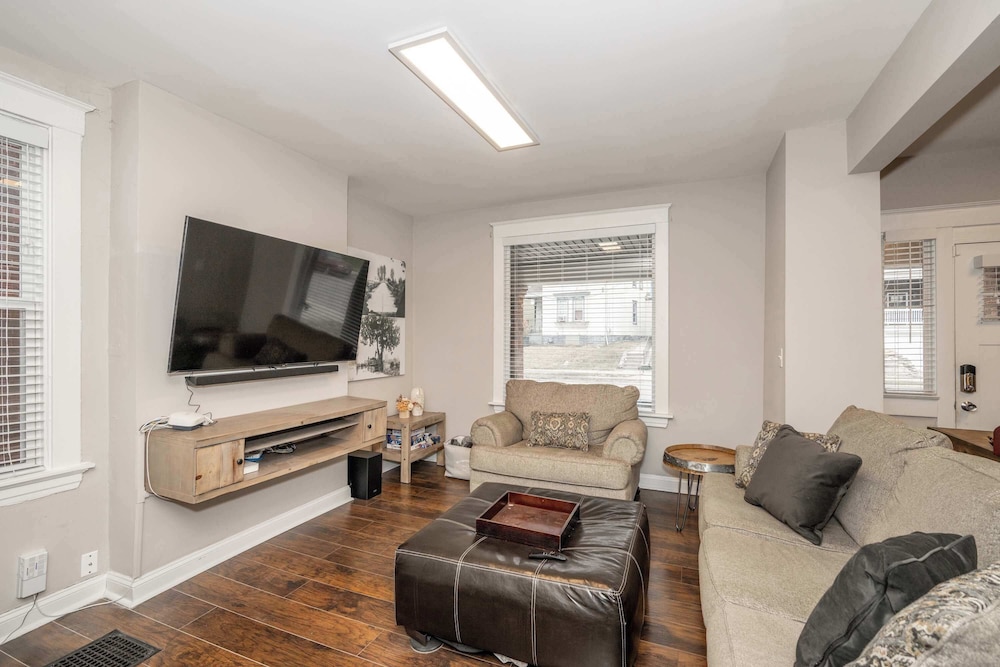 Queen City Homestead For 6 in Cincinnati, United States