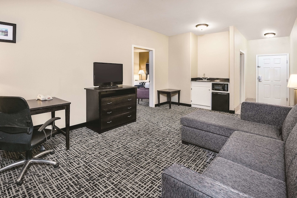 Spark by Hilton San Antonio Dominion - photo 38
