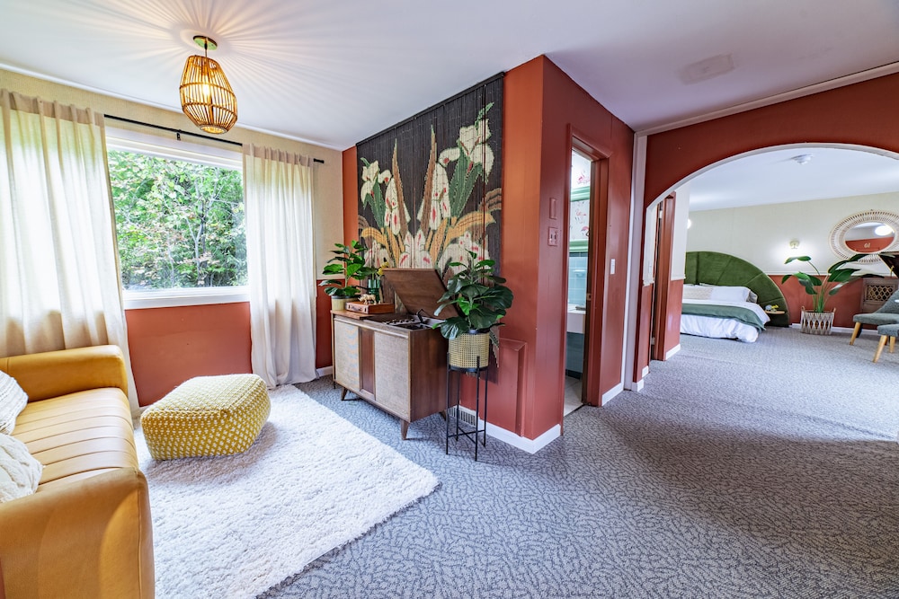 The Springs Motel - photo 39