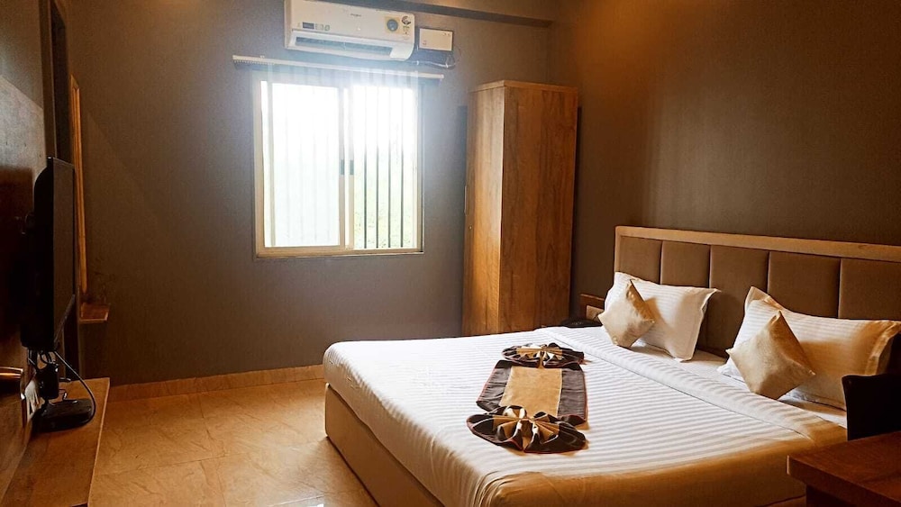 Hotel Shree Shell Inn - carbon neutral hotel in Indore