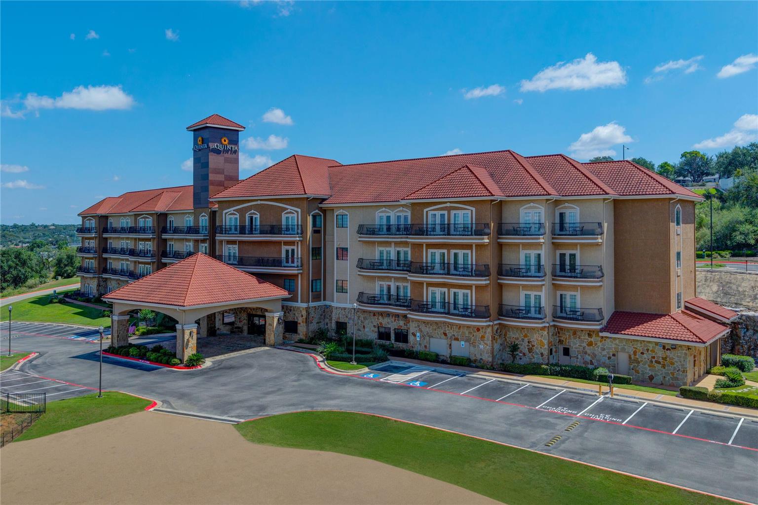 La Quinta Inn & Suites by Wyndham Marble Falls — hotel in Marble Falls