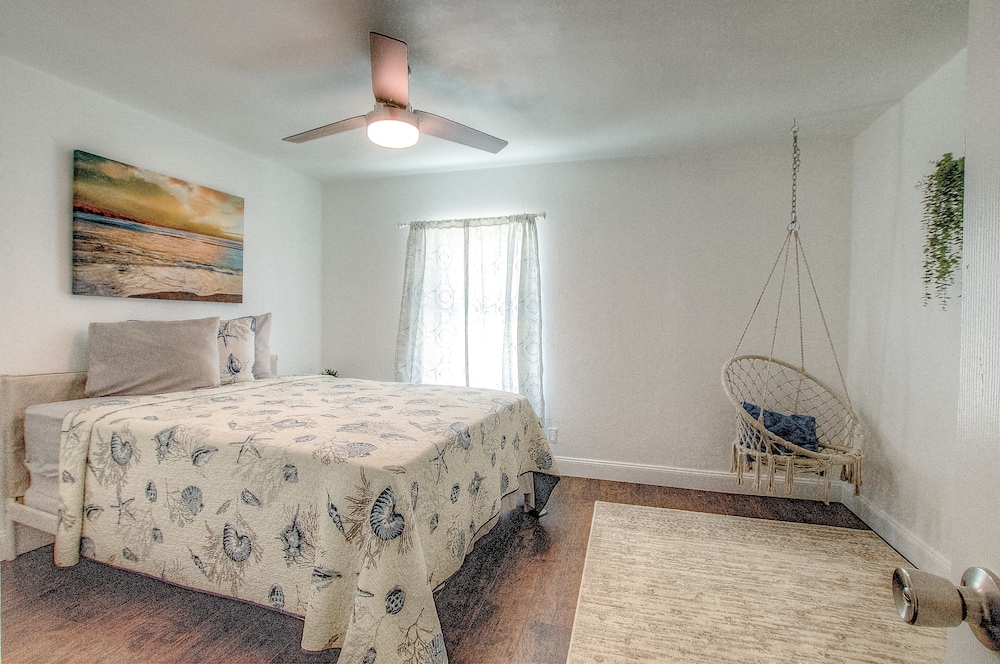 Daytona Shores Inn & Suites - photo 12