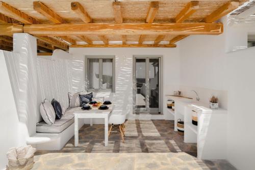 Anamnesia Collection Villa Aronia Kastraki Beach — 4-Star Luxury Hotel in Naxos, Greece