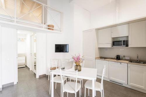 Casina Bianca — 4-Star Luxury Hotel in Rome, Italy
