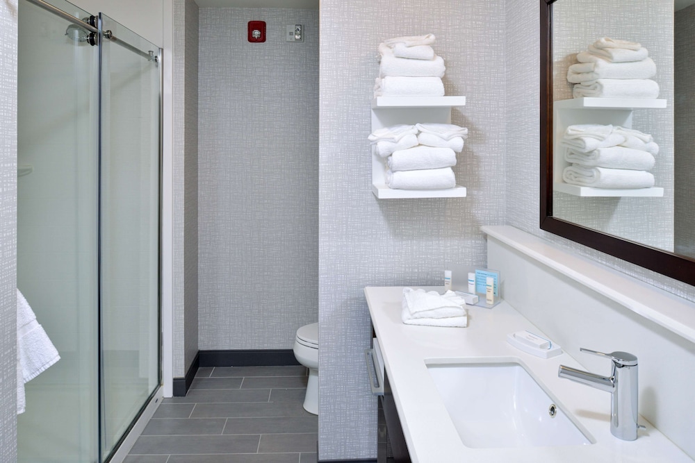 Hampton Inn & Suites Adrian - photo 38