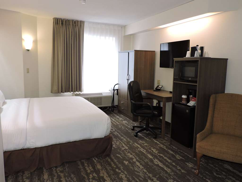 Charlevoix Inn & Suites SureStay Collection by Best Western - photo 17
