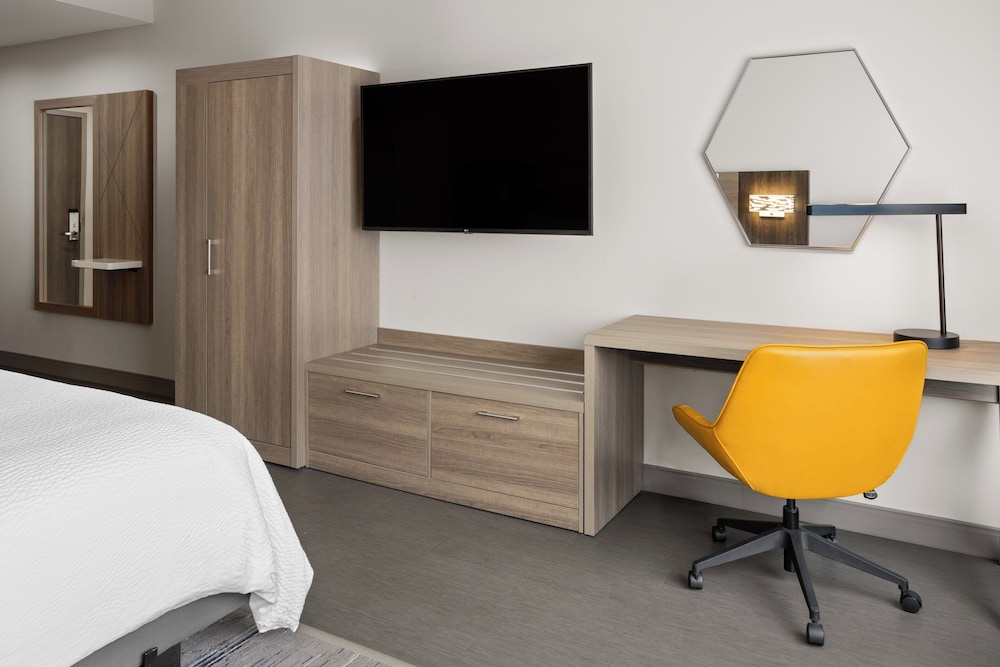 Holiday Inn Express & Suites Waynesboro East by IHG - photo 10