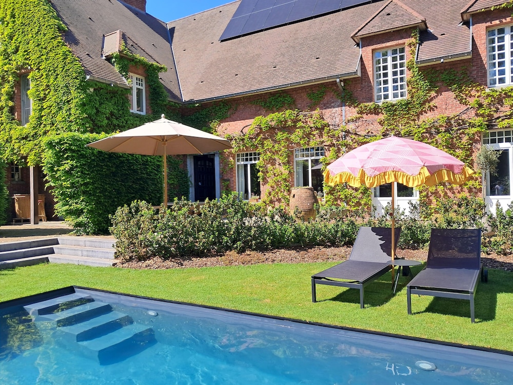 Het Bed van den Doktoor — 4-Star Luxury Hotel in Meerhout, Belgium