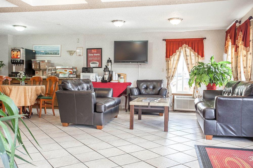 Econo Lodge SeaTac Airport North Seattle - photo 16