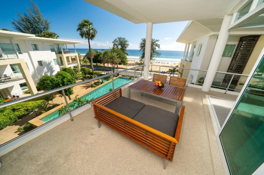 Karon Beachfront Apartment 724 — 4-Star Luxury Hotel in Phuket, Thailand
