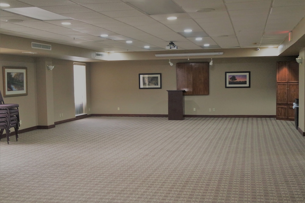Ardmore Inn & Suites - photo 28