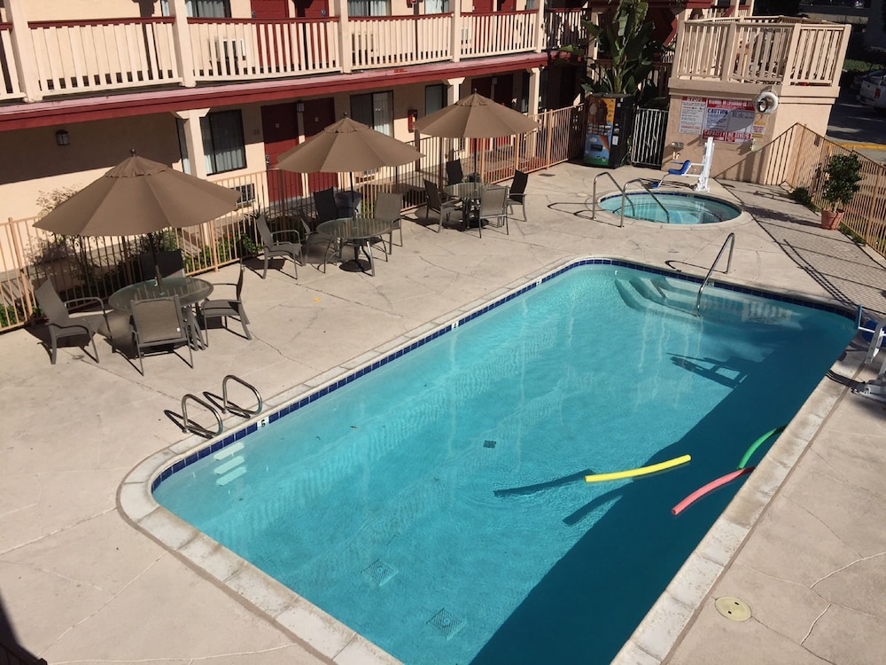 Heritage Inn La Mesa - photo 19