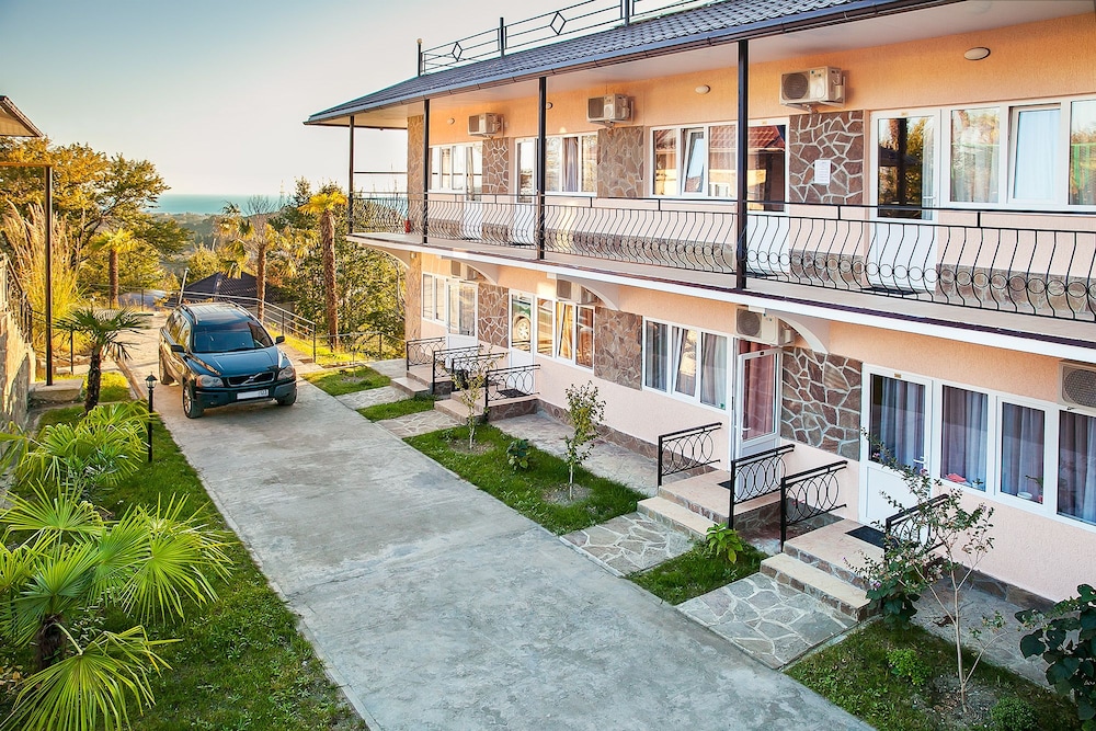 HappyLinn Hotel - last minute hotel in Sochi