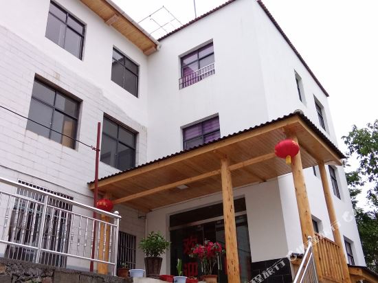 Fengqing Street Inn in Songbai, People's Republic of China