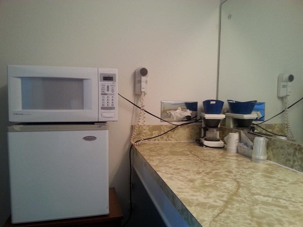 Colwell Inn - photo 8