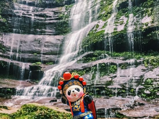 Fenghuangxi Holiday Hotel in Linqiong, People's Republic of China