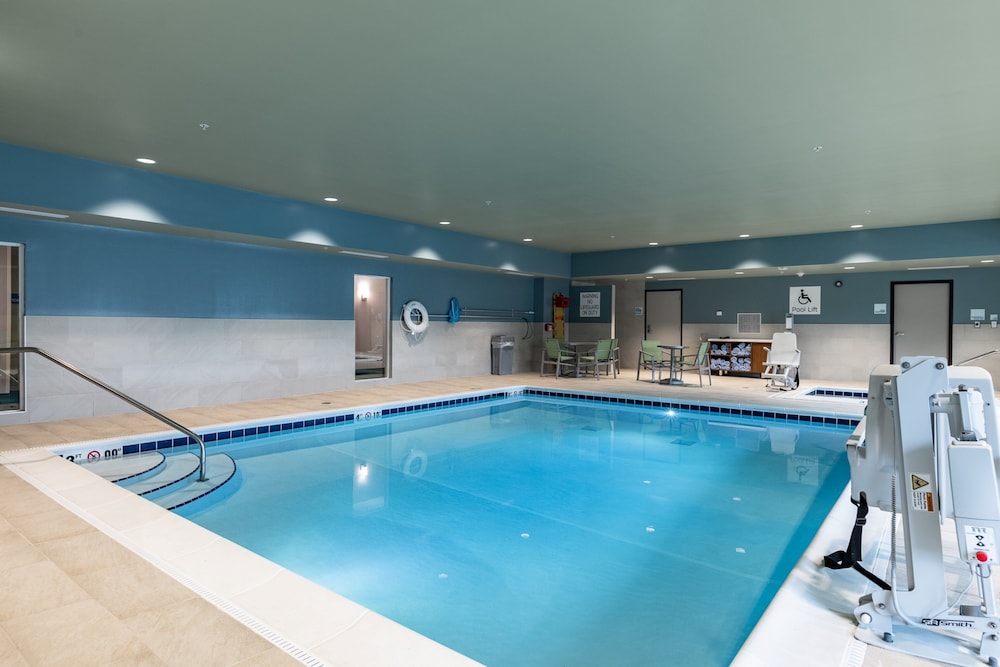 Holiday Inn Express & Suites Moundsville by IHG - photo 39