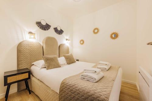 Charming Apartment 6Pax in Vibrant Rue d'Hauteville — 4-Star Luxury Hotel in Paris, France