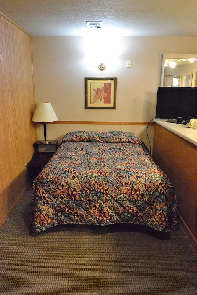 Innkeeper Motel - photo 13