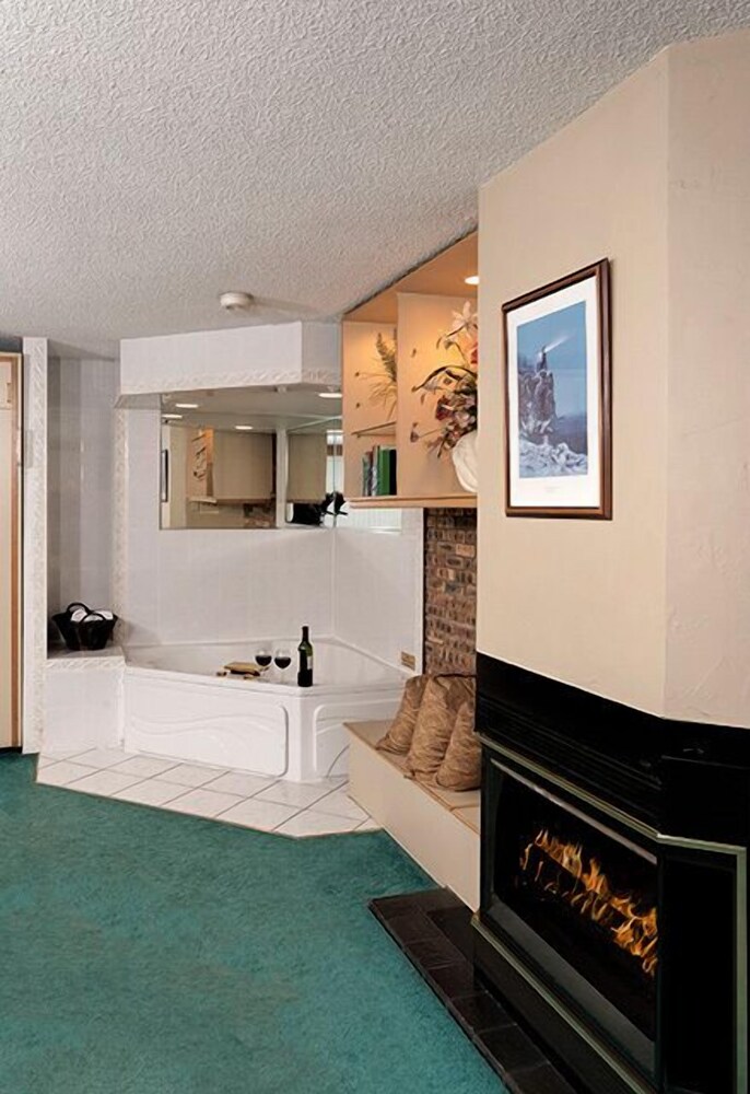 Voyageur Lakewalk Inn - photo 17