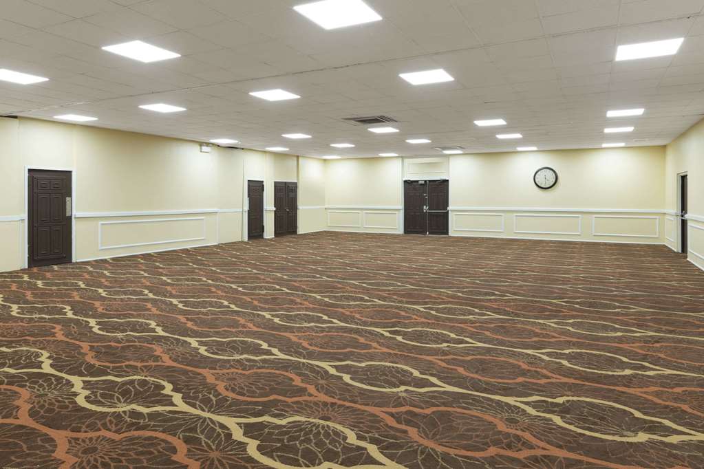 Days Inn by Wyndham Madison - photo 13