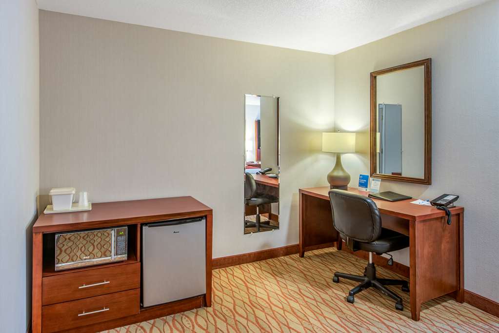 Comfort Inn Mount Shasta Area - photo 20