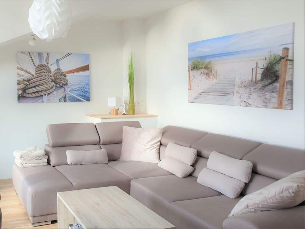 Urlaubsdomizil InselLust Rügen — 4-Star Luxury Hotel in Sassnitz, Germany