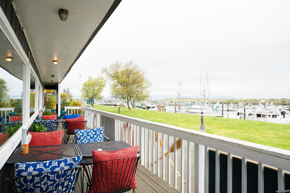 Salt Hotel & Pub - photo 19