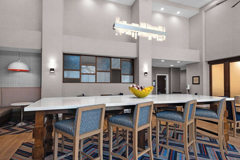 Hampton Inn & Suites Pensacola I 10 N at Univ. Town Plaza - photo 29