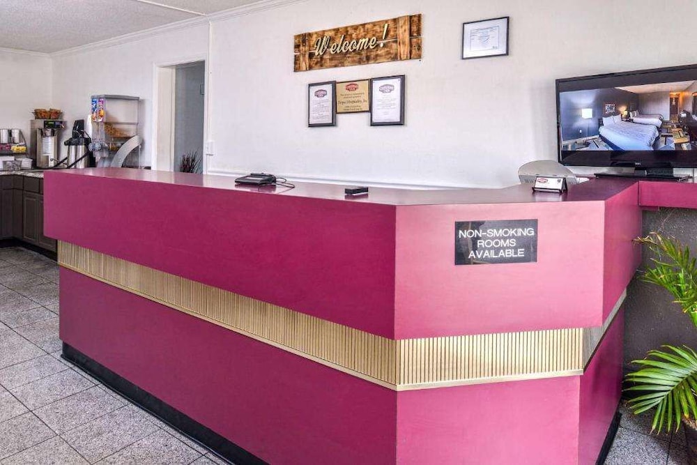 Country Garden & Suites - photo 3