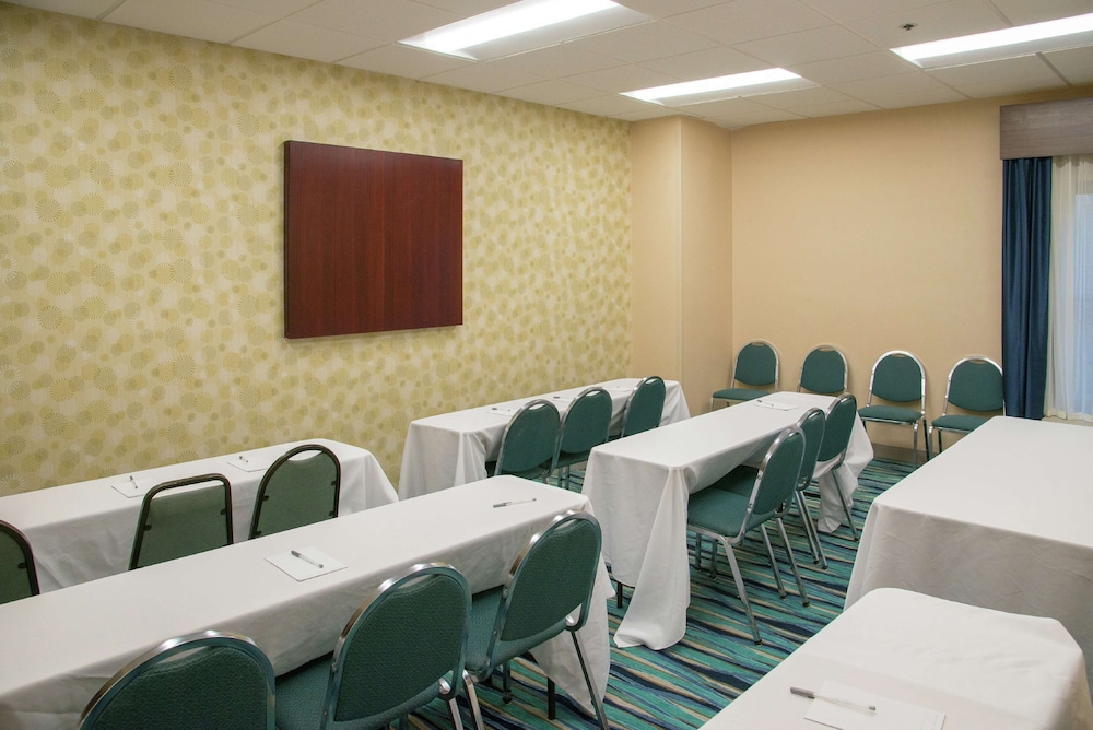 Hampton Inn & Suites Jackson Coliseum - photo 48